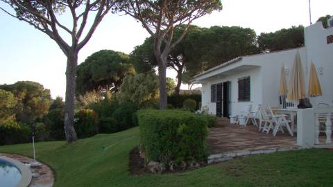 Casa térrea com piscina e vista maravilhosa sobre o mar