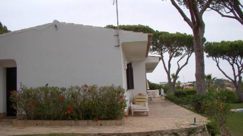 Casa térrea com piscina e vista maravilhosa sobre o mar