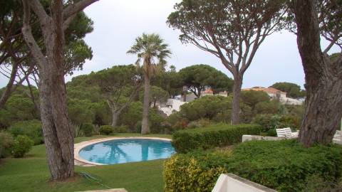 Casa térrea com piscina e vista maravilhosa sobre o mar