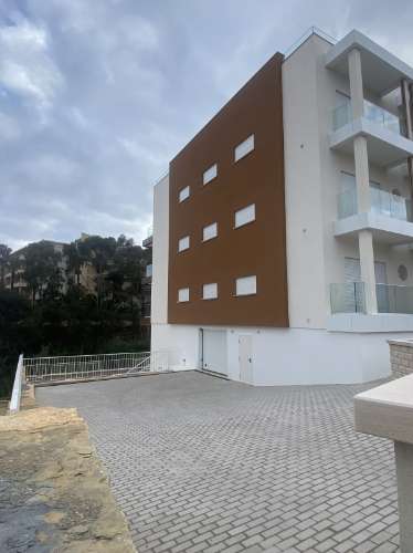Luxuosa Penthouse com espetacular vista para o mar e praia