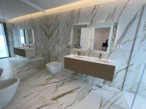 MAGNIFICA MORADIA T4 COM PISCINA E VISTA MAR