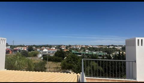Moradia T3 com piscina e garagem