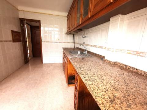 APARTAMENTO T2 | BENFICA | REMODELAÇÂO TOTAL