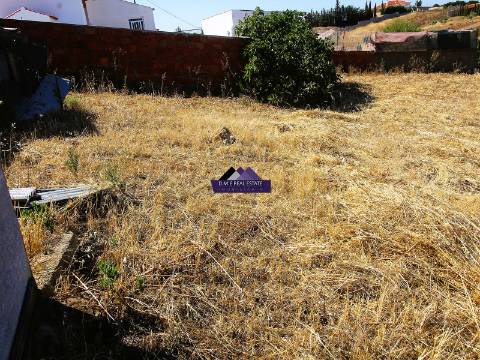 Terreno com arrecadação em Odeleite - Tranquilidade e contacto com a Natureza
