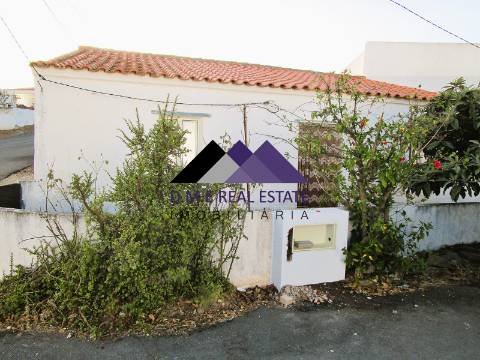 Casa Térrea T2 em Ruína com Terreno | Odeleite