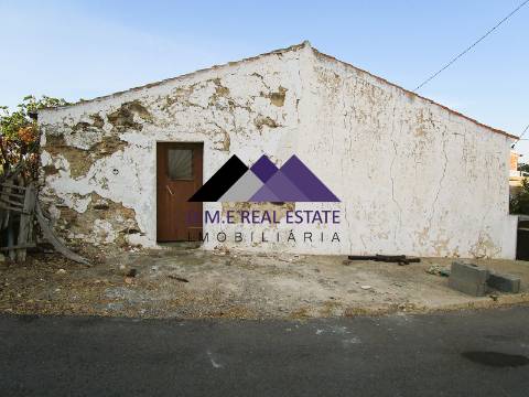 Casa Térrea T2 em Ruína com Terreno | Odeleite