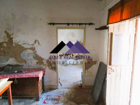 Casa Térrea T2 em Ruína com Terreno | Odeleite