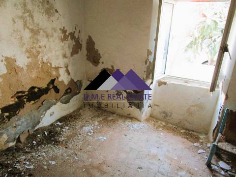 Casa Térrea T2 em Ruína com Terreno | Odeleite