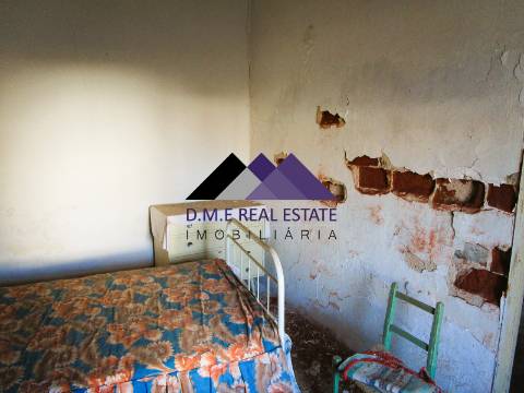 Casa Térrea T2 em Ruína com Terreno | Odeleite