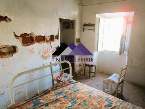 Casa Térrea T2 em Ruína com Terreno | Odeleite