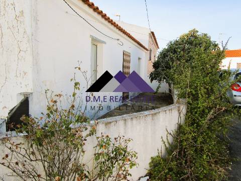 Casa Térrea T2 em Ruína com Terreno | Odeleite