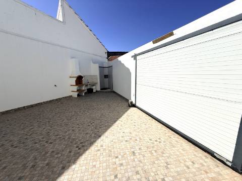 Moradia Moderna T6 em Castro Marim - Conforto, Espaço e Qualidade de Vida