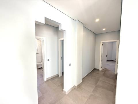 Moradia Moderna T6 em Castro Marim - Conforto, Espaço e Qualidade de Vida