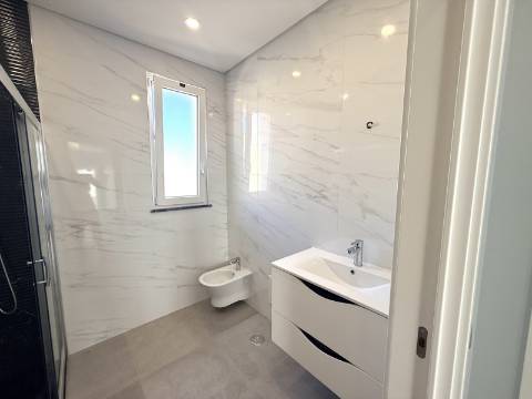 Moradia Moderna T6 em Castro Marim - Conforto, Espaço e Qualidade de Vida