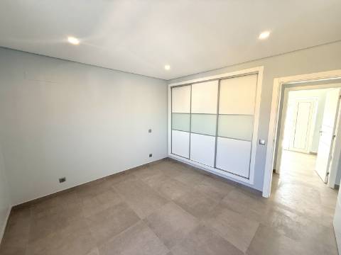 Moradia Moderna T6 em Castro Marim - Conforto, Espaço e Qualidade de Vida