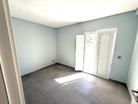 Moradia Moderna T6 em Castro Marim - Conforto, Espaço e Qualidade de Vida