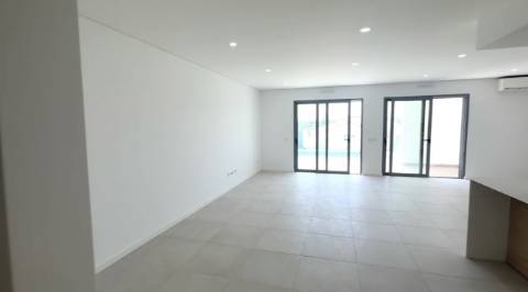 Moradia nova de Luxo T4 com Piscina em Castro Marim