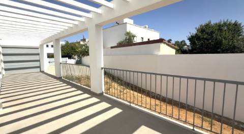 Moradia nova de Luxo T4 com Piscina em Castro Marim