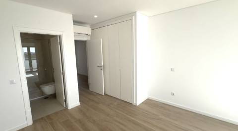 Moradia nova de Luxo T4 com Piscina em Castro Marim