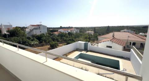 Moradia nova de Luxo T4 com Piscina em Castro Marim