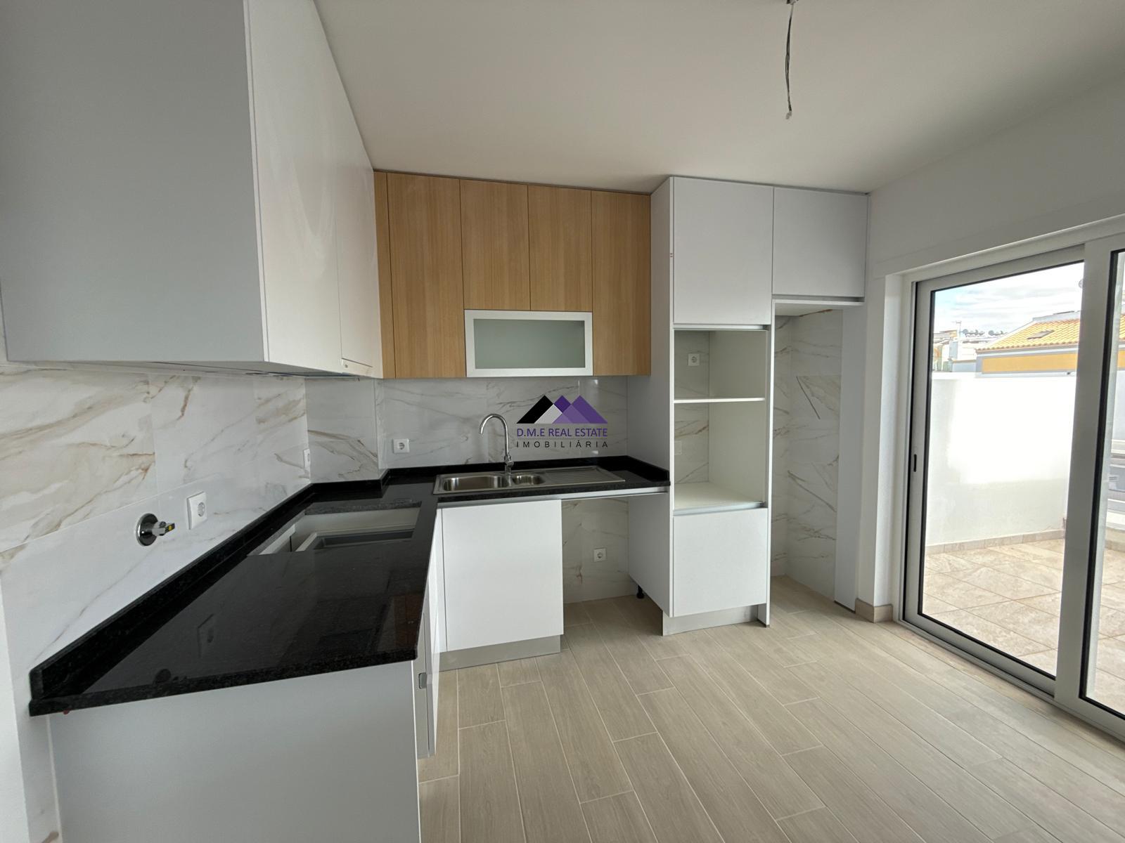 Apartamento T1+1 com Terraços Amplos e Vista Mar - Manta Rota