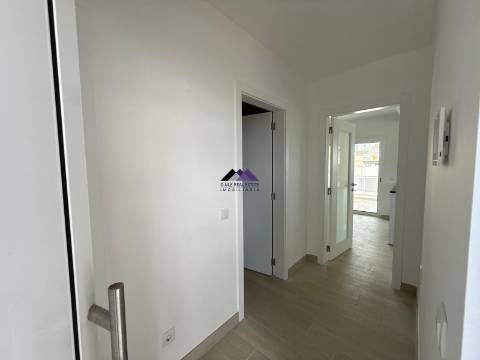 Apartamento T1+1 com Terraços Amplos e Vista Mar - Manta Rota