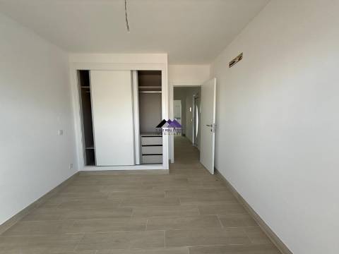 Apartamento T1+1 com Terraços Amplos e Vista Mar - Manta Rota