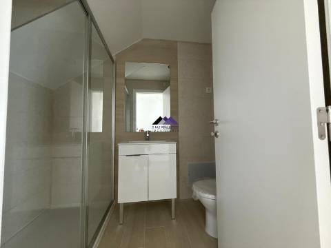 Apartamento T1+1 com Terraços Amplos e Vista Mar - Manta Rota