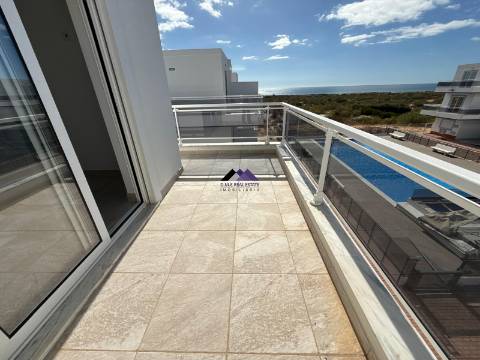 Apartamento T1+1 com Terraços Amplos e Vista Mar - Manta Rota