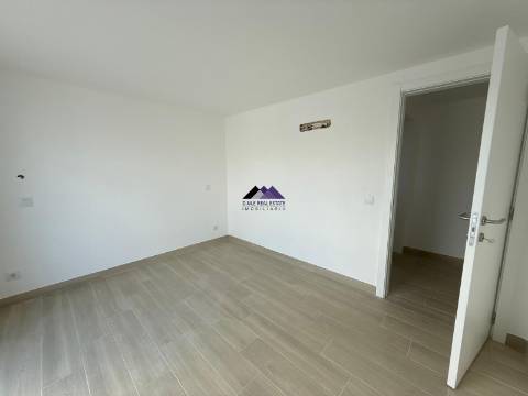 Apartamento T1+1 com Terraços Amplos e Vista Mar - Manta Rota