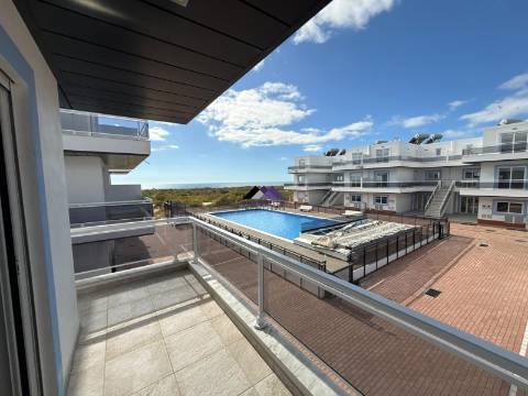 Apartamento T1+1 com Terraços Amplos e Vista Mar - Manta Rota