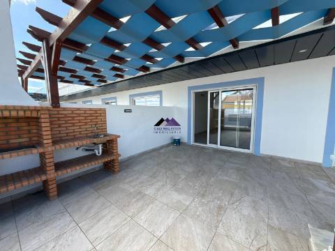 Apartamento T1+1 com Terraços Amplos e Vista Mar - Manta Rota