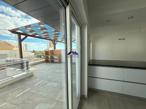 Apartamento T1+1 com Terraços Amplos e Vista Mar - Manta Rota
