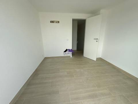 Apartamento T1+1 com Terraços Amplos e Vista Mar - Manta Rota