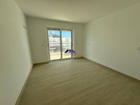 Apartamento T1+1 com Terraços Amplos e Vista Mar - Manta Rota