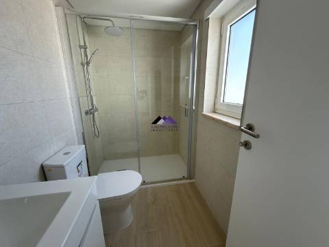 Apartamento T1+1 com Terraços Amplos e Vista Mar - Manta Rota