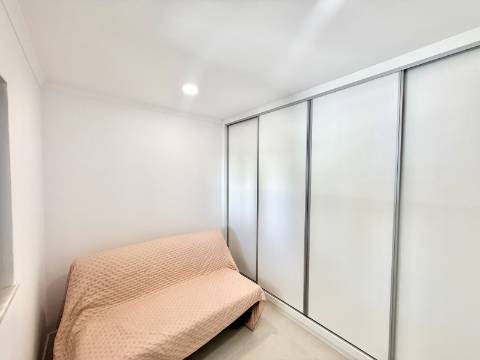 Moradia moderna T3, nova a estrear, situada na prestigiada Urbanização Rias Parque, em Vila Real de Santo António