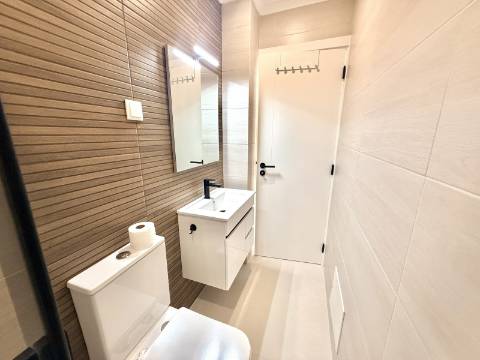 Moradia moderna T3, nova a estrear, situada na prestigiada Urbanização Rias Parque, em Vila Real de Santo António