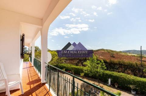 Moradia Independente com Espaço Comercial | Terreno Misto de 4.590 m² | A 12 Minutos de Tavira