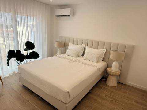 Apartamento Exclusivo T2 +2 (Quarto Interior) | 3 Casas de Banho | Vista Mar | 300 metros da praia de Monte Gordo
