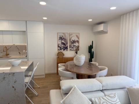 Apartamento Exclusivo T2 +2 (Quarto Interior) | 3 Casas de Banho | Vista Mar | 300 metros da praia de Monte Gordo