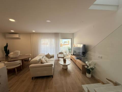Apartamento Exclusivo T2 +2 (Quarto Interior) | 3 Casas de Banho | Vista Mar | 300 metros da praia de Monte Gordo