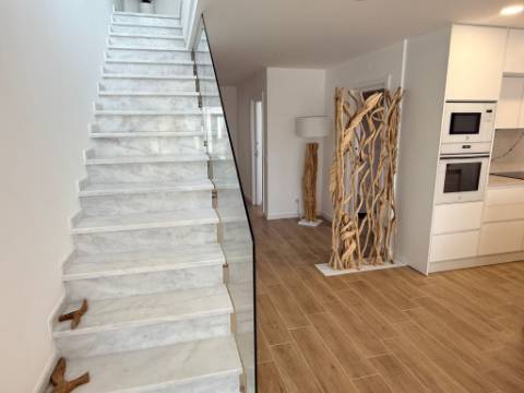 Apartamento Exclusivo T2 +2 (Quarto Interior) | 3 Casas de Banho | Vista Mar | 300 metros da praia de Monte Gordo