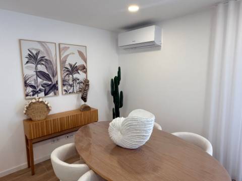 Apartamento Exclusivo T2 +2 (Quarto Interior) | 3 Casas de Banho | Vista Mar | 300 metros da praia de Monte Gordo