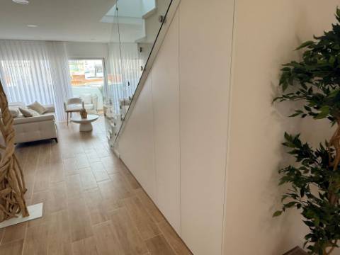 Apartamento Exclusivo T2 +2 (Quarto Interior) | 3 Casas de Banho | Vista Mar | 300 metros da praia de Monte Gordo
