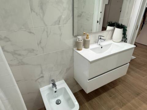Apartamento Exclusivo T2 +2 (Quarto Interior) | 3 Casas de Banho | Vista Mar | 300 metros da praia de Monte Gordo