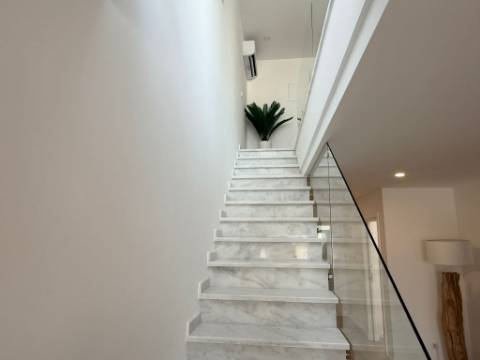 Apartamento Exclusivo T2 +2 (Quarto Interior) | 3 Casas de Banho | Vista Mar | 300 metros da praia de Monte Gordo