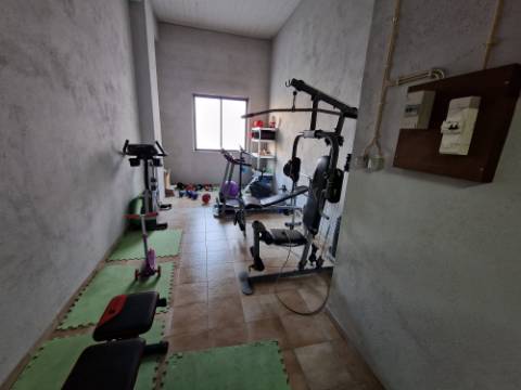 Apartamento T3 c/garagem e aproveitamento do Sotão