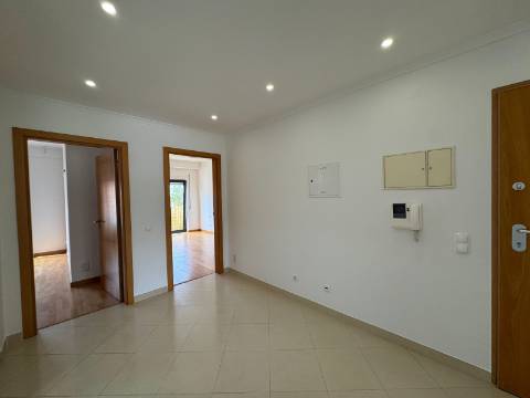 Apartamento T2 - Amora c/ Arrecadação