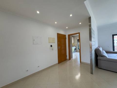 Apartamento T2 - Amora c/ Arrecadação